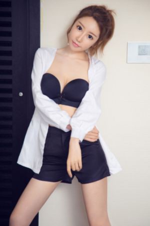 抓住我的双乳咬我奶头视频看_1080P最新电影在线观看