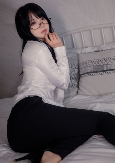 亚洲av中文av乱av一二三区_短视频完整无删减版
