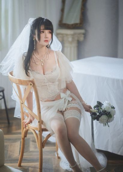 摸胸舔下面视频_BD超清在线观看