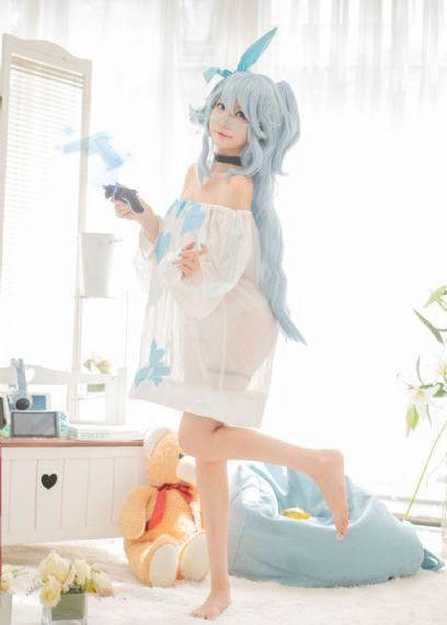趁小表妺洗澡玩她捏她的胸_HD在线播放