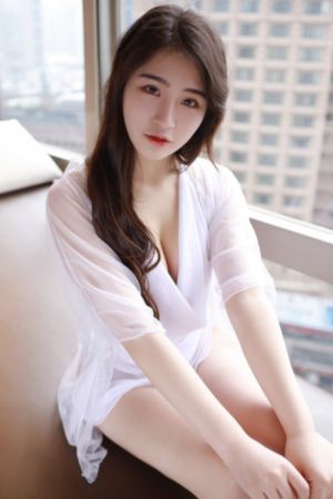 美逼乱伦黑丝诱惑_剧情片免费观看最新