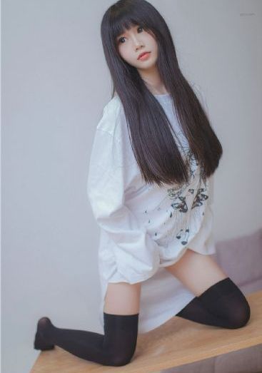 漂亮的女保姆在线观看_1080P完整视频观看