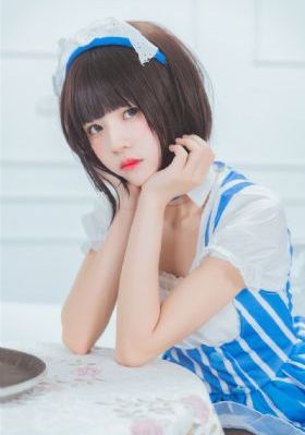 办公室扒开奶罩揉吮奶头AV_迅雷在线观看