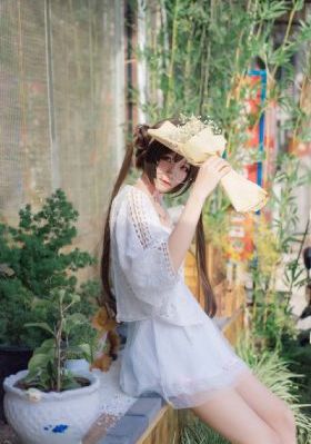 亚洲AV无码潮喷在线观看蜜桃_十万网红美女美酱